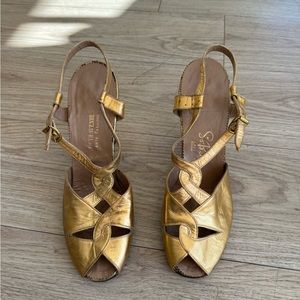 1960’s gold heel